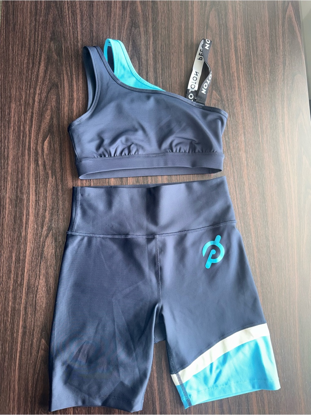 Peloton 2-Piece Set One-Shoulder Sports Bra + 8" Biker Shorts Size S/M - Picture 1 of 13